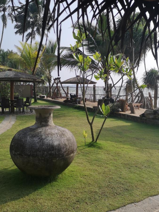 Thoduwawa Beach Villa Paiyagala Exterior foto